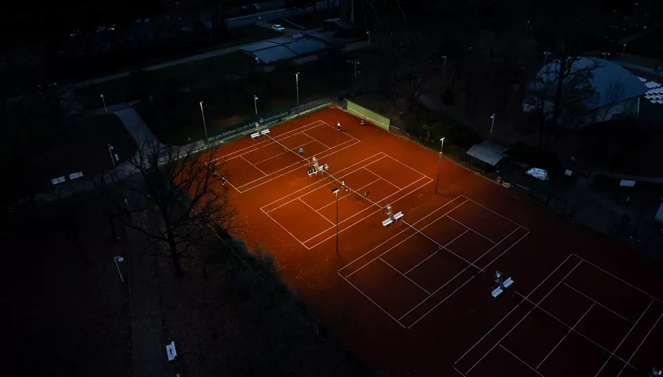 Gemeinsam engagiert: Veolia Stiftung fördert nachhaltigen Tennissport in Schönebeck (Elbe)