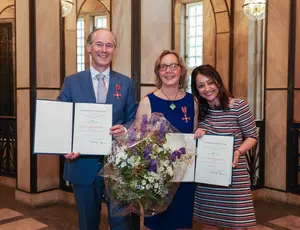 Bundesverdienstkreuz für Dr. Corinna Hölzer & Cornelis Hemmer